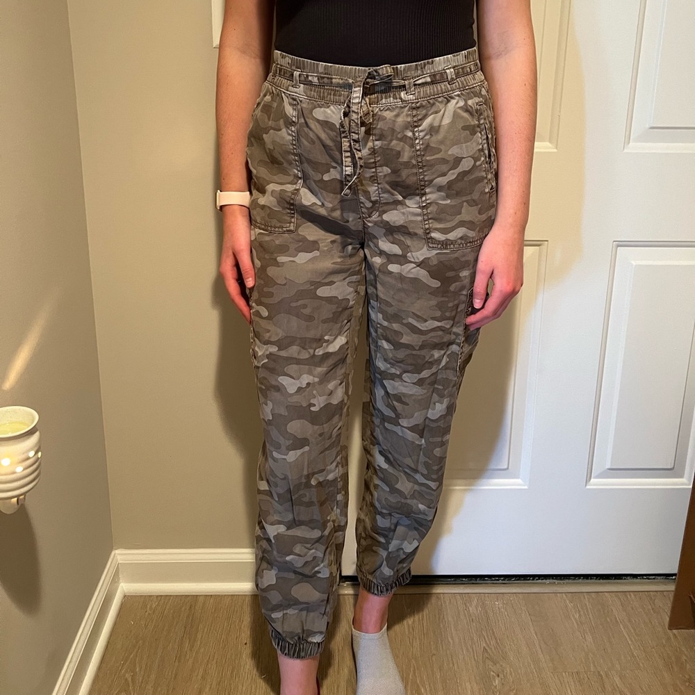 American Eagle Medium Camo Pants
